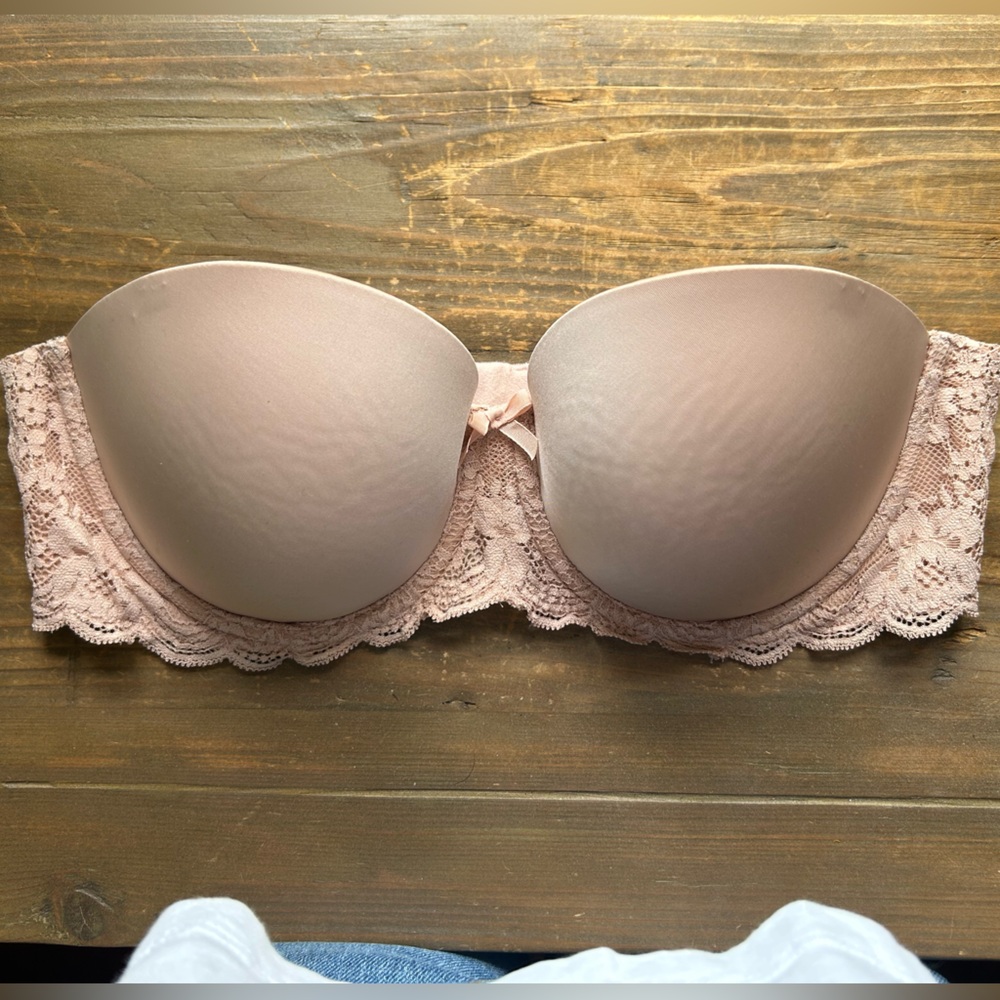 Victoria’s Secret Lace Strapless Bra 36c